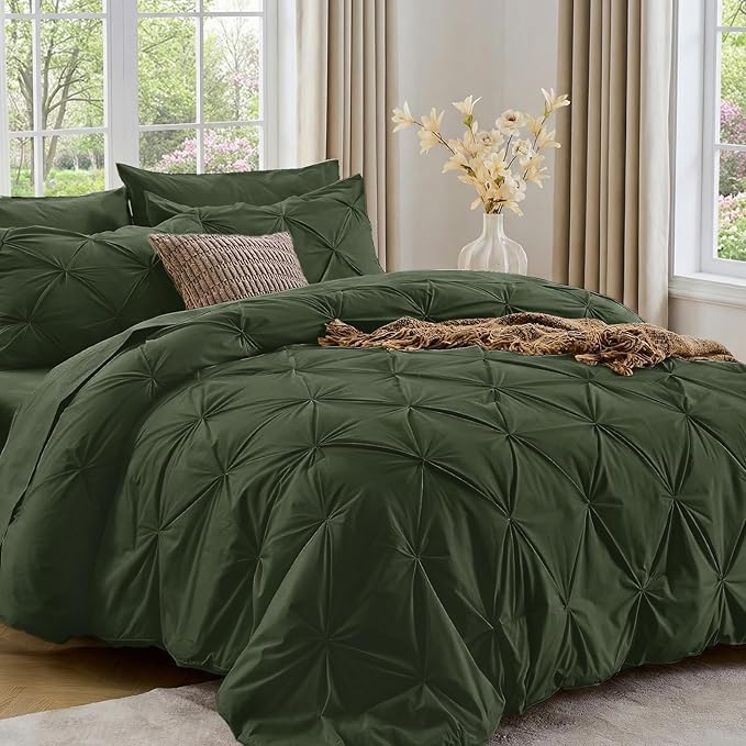 Sasttie Full Size Comforter Set, 7-Piece Bed in a Bag, Pintuck Bedding Set for All Season, Includes Comforter, Flat Sheet, Fitted Sheet, Pillowcases and Pillowshams, Dark Green