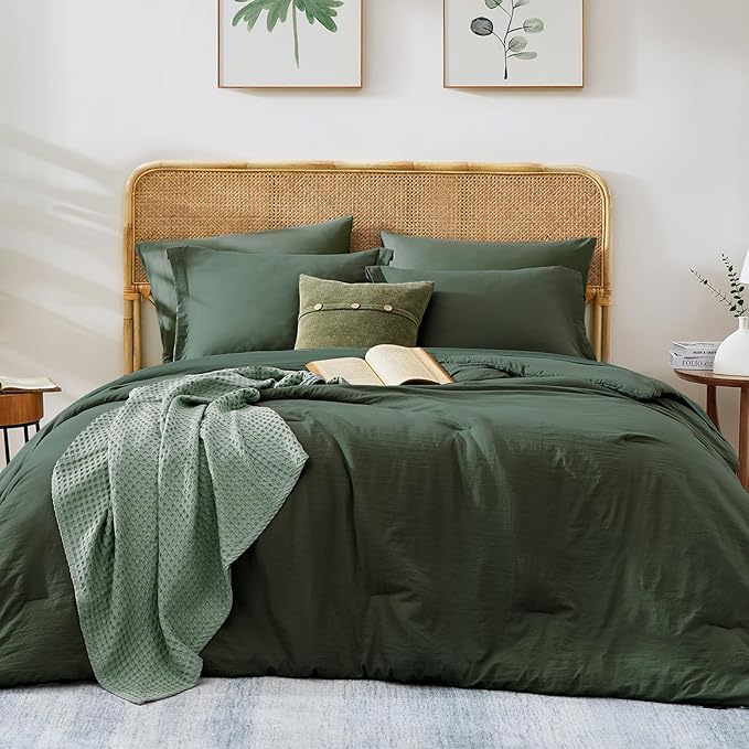 WRENSONGE Queen Comforter Set - 7 Pieces Deep Forest Soft Bed in a Bag Queen with Fitted Sheet, Flat Sheet, 2 Pillow Shams, and 2 Pillowcases- Warm Bedding Sets for All Season