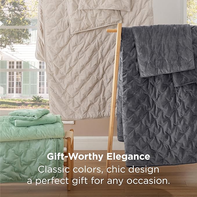 Bedsure Velvet Fleece Comforter Set King, Dark Grey Lightweight Quilted Bedding Set, Soft Warm Blanket for All Season, 3 Pieces, 1 Comforter (104" x 90") and 2 Pillow Shams (20" x 36")