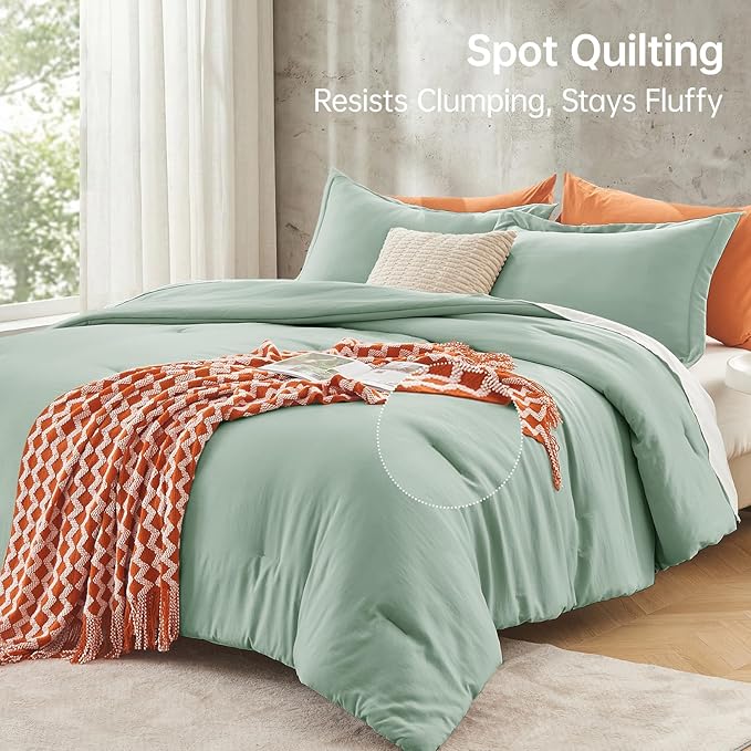 MUXHOMO Queen Comforter Set, All Season Ultra Soft Down Alternative Bedding - 3 Piece Lightweight Bed Set Includes 1 Comforter (90"x90") and 2 Pillow Shams (20"x26"), Sage Green