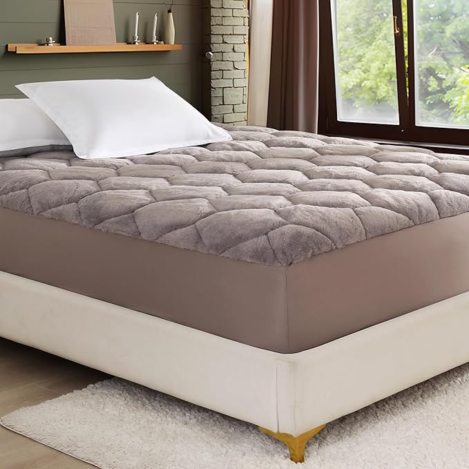 Faux Fur Mattress Pad Quilted Fitted Mattress Cover, Fluffy Warm Soft Breathable Mattress Protector, Mattress Topper with 8-21" Deep Pocket (Gray, King)