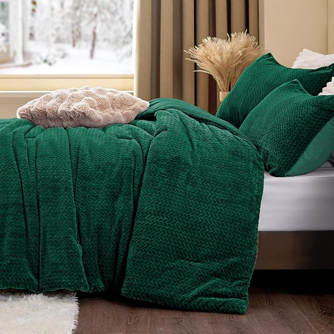 Flannel Fleece Queen Comforter Set - Furry Green Leaves Pattern Faux Fur Bed Set, Winter Ultra Soft Fuzzy Comfort Set, Velvet Bedding Set for Bed with 2 Pillow Cases