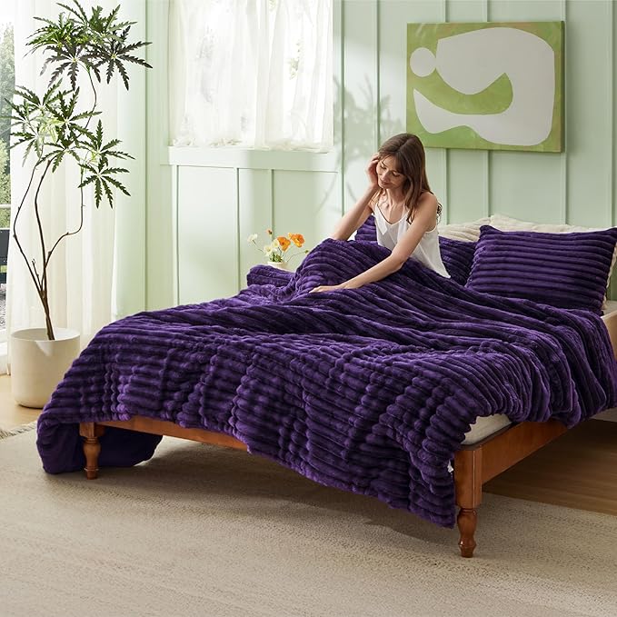 Bedsure Comforter Set Queen Size - GentleSoft™ 3 Pieces Double-Side Fleece Fluffy Purple Comforter Set, Cozy Striped Room Decor Aesthetic, Luxury Bedding Queen Size, 2 Pillowcases, 90x90 Inches