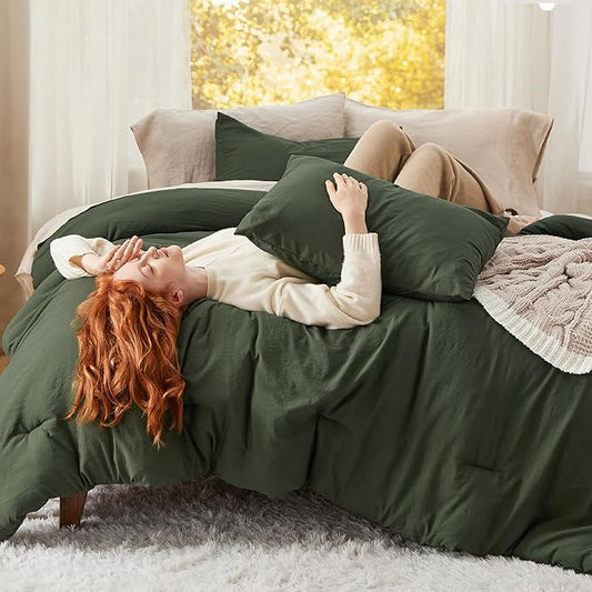 Bedsure King Comforter Set, Dark Green Soft Prewashed Bedding for All Seasons, 3 Pieces GentleSoft™ Bed Set, 1 Lightweight Comforter (104"x90") and 2 Pillowcases (20"x36")