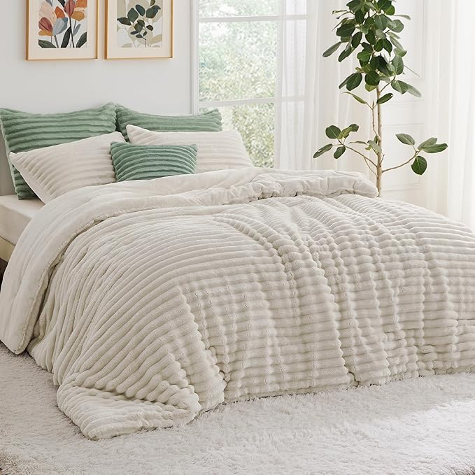 Bedsure Cal King Comforter Set - GentleSoft™ 3 Pieces Double-Side Fleece Fluffy Linen Comforter Set, Cozy Striped Room Decor Aesthetic, Luxury Cal King Bedding, 2 Pillowcases, 104x96 Inches