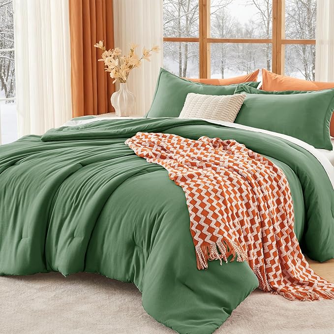 MUXHOMO King Size Comforter Set, All Season Ultra Soft Down Alternative Bedding - 3 Piece Lightweight Bed Set Includes 1 Comforter (104"x90") and 2 Pillow Shams (20"x36"), Dark Green