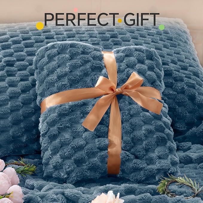 BEDELITE Fluffy Twin Comforter Set - Blue Fog Fleece Soft Comforter for Twin Size Bed, Luxury Warm Bedding Set for Winter, Fuzzy Bed Set 2 Pieces (1 Comforter, 1 Pillowcase)