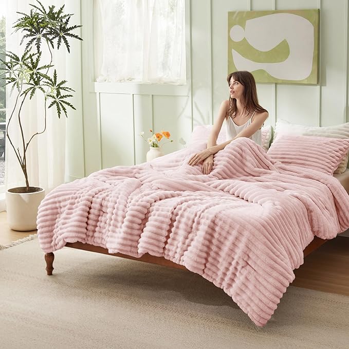 Bedsure Comforter Set Queen Size - GentleSoft™ 3 Pieces Double-Side Fleece Fluffy Pink Comforter Set, Cozy Striped Room Decor Aesthetic, Luxury Bedding Queen Size, 2 Pillowcases, 90x90 Inches