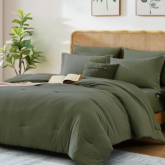 WRENSONGE Oversize King Size Comforter Sets, 7 Pieces Olive Green Bed in a Bag with Fitted Sheet, Flat Sheet, 2 Pillow Shams, 2 Pillowcases, Warm Bedding Sets for All Season