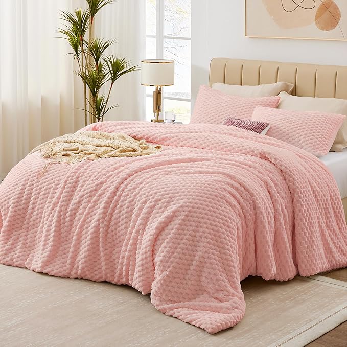 Fluffy King Comforter Set - Luxury Fuzzy Brushed Plaid Pattern Bedding Comforter Sets, Fluffy Velvet Comfort Set Pink, 3 Pieces, Soft Winter Comforter King