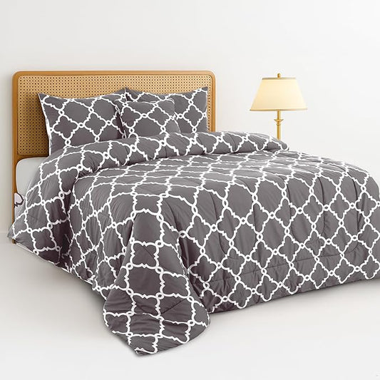 LUX Décor Reversible 5pc King Comforter Set, Printed Bedding Set, All-in-One Bed in a Bag, Includes 1 Comforter, 2 Pillow Shams, 1 Decorative Pillow & 1 Bed Skirt (Quatrefoil Grey,King)