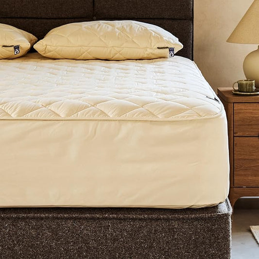 Woolroom Deluxe Hypoallergenic Mattress Protector California King 100% Natural Thermoregulating British Wool Mattress Pad Promotes Sleep Hygiene & Mattress Protection - Machine Washable Mattress Cover