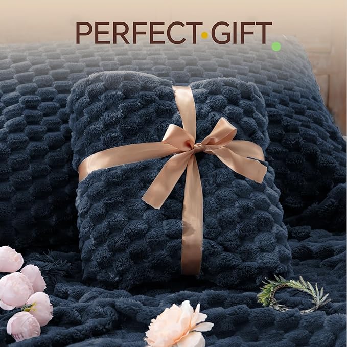 BEDELITE Fluffy Queen Comforter Set - Navy Blue Fleece Soft Comforter for Queen Size Bed, Luxury Warm Bedding Set for Winter, Fuzzy Bed Set 3 Pieces (1 Comforter, 2 Pillowcases)