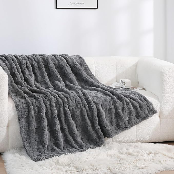 Grey Fleece Throw Blanket 50”×60” for Couch Sofa Bed,Super Soft Cozy Plush Microfiber Flannel Blanket with 3D Checkered Design Lightweight for Adults,Woman,Girls