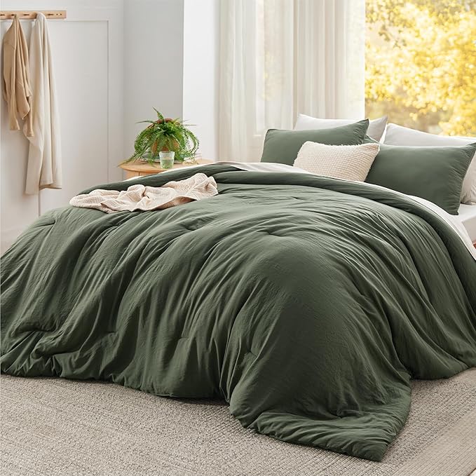 Bedsure Super King Plus Comforter Set, Dark Green Soft Prewashed Bedding for All Seasons, 3 Pieces GentleSoft™ Bed Set, 1 Lightweight Comforter (128"x120") and 2 Pillowcases (20"x36")