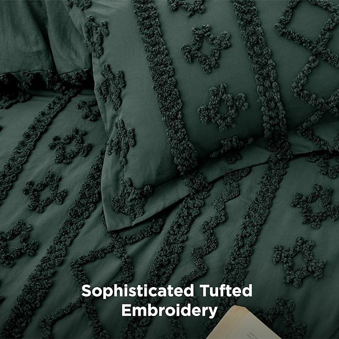 Bedsure Tufted Boho Comforter Set King Size - Dark Green Boho Bed Set, GentleSoft™ 3 Pieces Farmhouse Shabby Chic Embroidery Bedding, Gifts for Woman, Soft Jacquard King Comforter for All Seasons