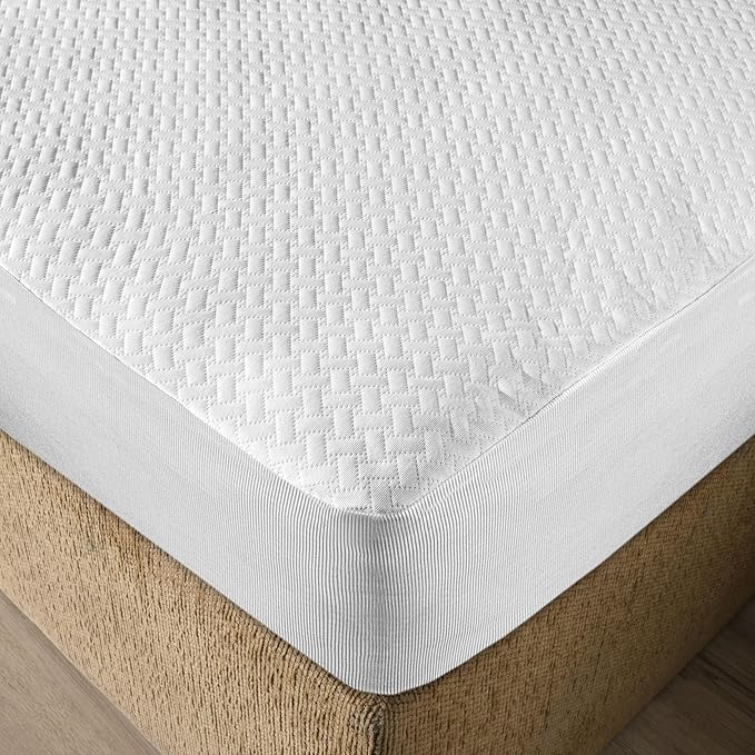 Ambesonne Soft Texture Mattress Pad Quilted Bed Topper for Premium Quality and Comfort Breathable Surface Noiseless Fitted Water Repellent Backing with Durable Elastic Straps, Full