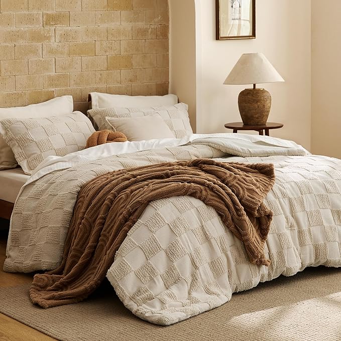 Bedsure California King Size Comforter Set Beige, Boho Tufted Bed Set, Checkered Farmhouse Shabby Chic Bedding, 3 Pieces, 1 Plaid Geometric Comforter and 2 Pillow Shams