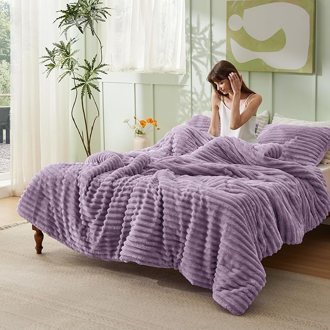 Bedsure Comforter Set Queen Size - GentleSoft™ 3 Pieces Double-Side Fleece Fluffy Lavender Comforter Set, Cozy Striped Room Decor Aesthetic, Luxury Bedding Queen Size, 2 Pillowcases, 90x90 Inches