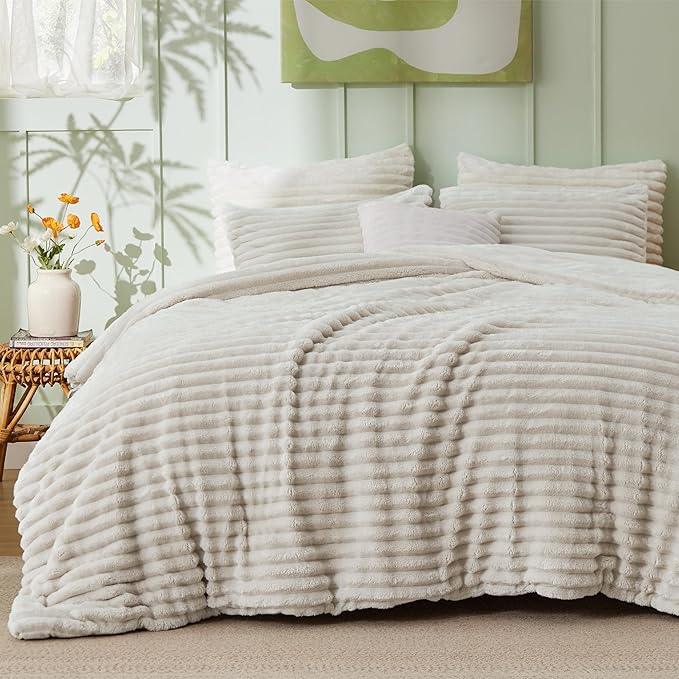 Bedsure King Comforter - GentleSoft™ 3 Pieces Double-Side Fleece Fluffy Linen Comforter Set, Cozy Striped Room Decor Aesthetic, Luxury King Size Bedding with 2 Pillowcases, 104x90 Inches