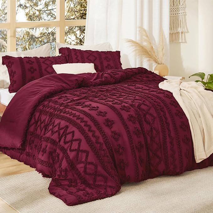 Bedsure Tufted Boho Comforter Set Queen Size - Burgundy Boho Bed Set, GentleSoft™ 3 Pieces Farmhouse Shabby Chic Embroidery Bedding, Gifts for Woman, Soft Jacquard Queen Comforter for All Seasons