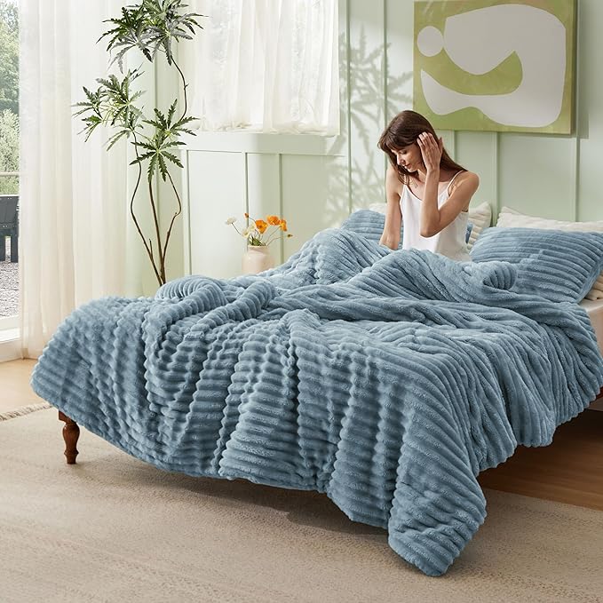 Bedsure Full Size Comforter Sets - GentleSoft™ 3 Pieces Double-Side Fleece Fluffy Mineral Blue Comforter Set, Cozy Striped Room Decor Aesthetic, Luxury Full Size Bedding, 2 Pillowcases, 82x86 Inches