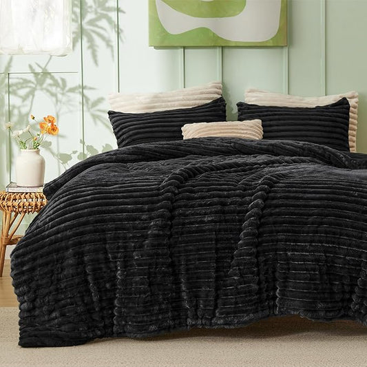 Bedsure King Comforter - GentleSoft™ 3 Pieces Double-Side Fleece Fluffy Black Comforter Set, Cozy Striped Room Decor Aesthetic, Luxury King Size Bedding with 2 Pillowcases, 104x90 Inches