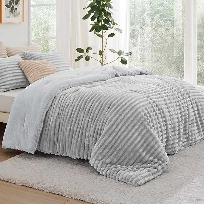 Bedsure King Comforter - GentleSoft™ 3 Pieces Double-Side Fleece Fluffy Light Grey Comforter Set, Cozy Striped Room Decor Aesthetic, Luxury King Size Bedding with 2 Pillowcases, 104x90 Inches