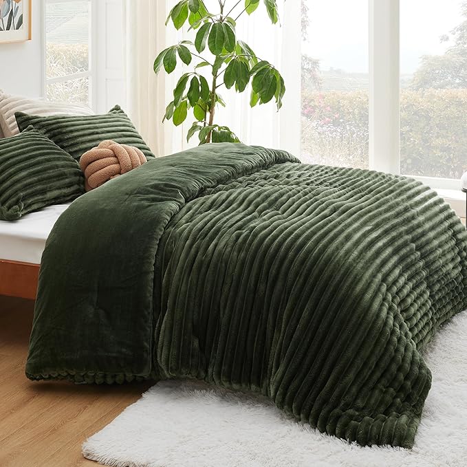Bedsure Full Size Comforter Sets - GentleSoft™ 3 Pieces Double-Side Fleece Fluffy Olive Green Comforter Set, Cozy Striped Room Decor Aesthetic, Luxury Full Size Bedding, 2 Pillowcases, 82x86 Inches