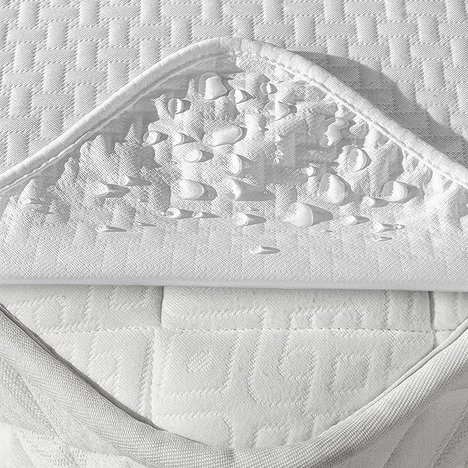 Ambesonne Soft Texture Mattress Pad Quilted Bed Topper for Premium Quality and Comfort Breathable Surface Noiseless Fitted Water Repellent Backing with Durable Elastic Straps, Full