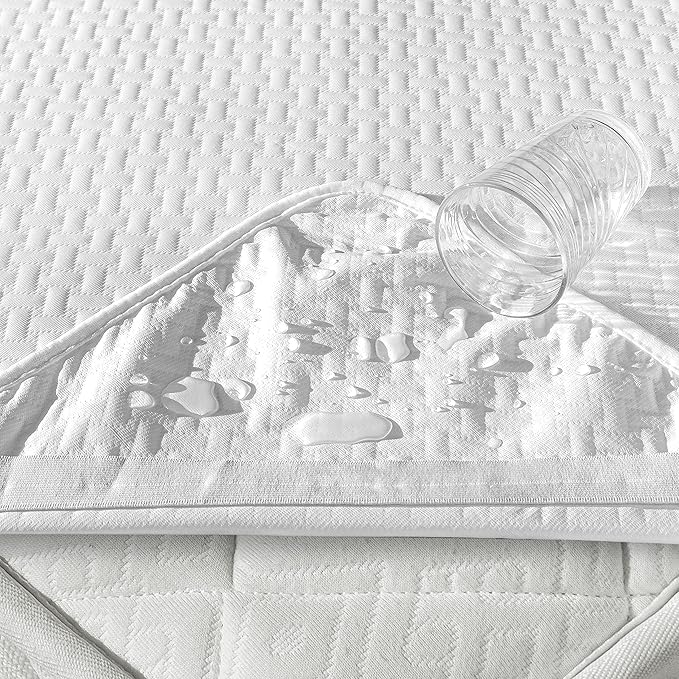 Ambesonne Soft Texture Mattress Pad Quilted Bed Topper for Premium Quality and Comfort Breathable Surface Noiseless Fitted Water Repellent Backing with Durable Elastic Straps, Full
